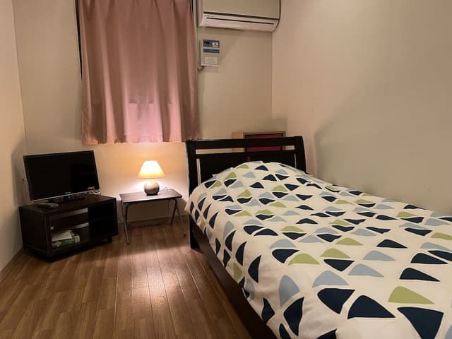 [Women Only] Standard Room, Non Smoking, Shared Bathroom (B)