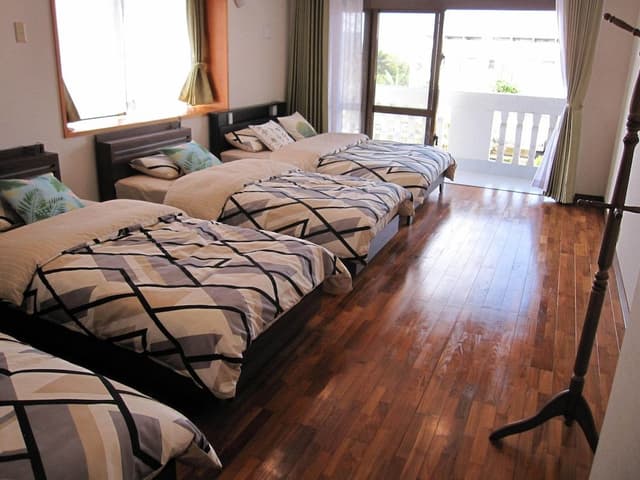 Deluxe Room, 2 Bedrooms, Non Smoking, Partial Ocean View (202)