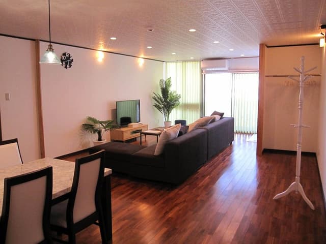 Deluxe Room, 2 Bedrooms, Non Smoking, Partial Ocean View (202)
