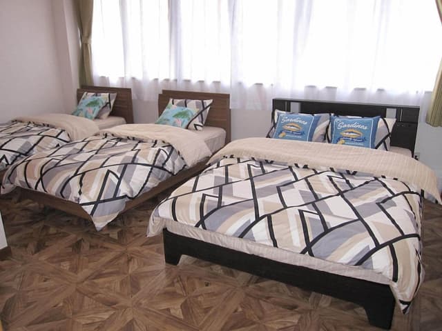Standard Room (201)