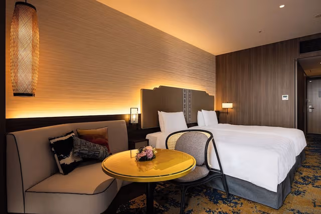 Twin Room, Non Smoking (With Club Pool & Lounge Access)