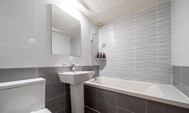 Standard Room (Check-In Weekday 5PM, Weekend 7PM)