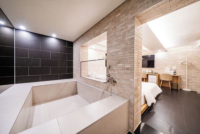 Family Suite, 1 Bedroom, Non Smoking, Private Bathroom