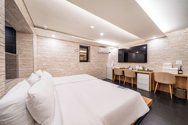 Family Suite, 1 Bedroom, Non Smoking, Private Bathroom