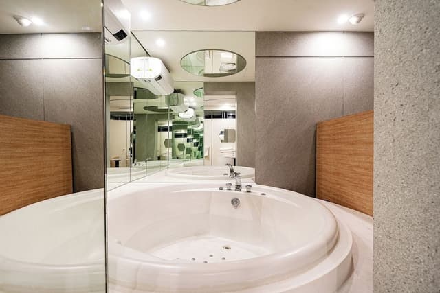 Deluxe Family Spa