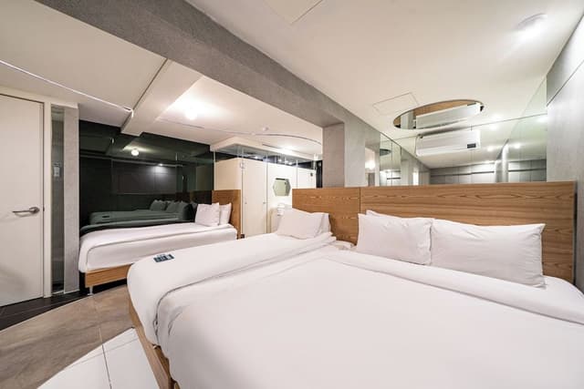 Deluxe Family Spa