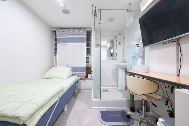 Deluxe Single Room [Fitness coupon + free buffet all day]