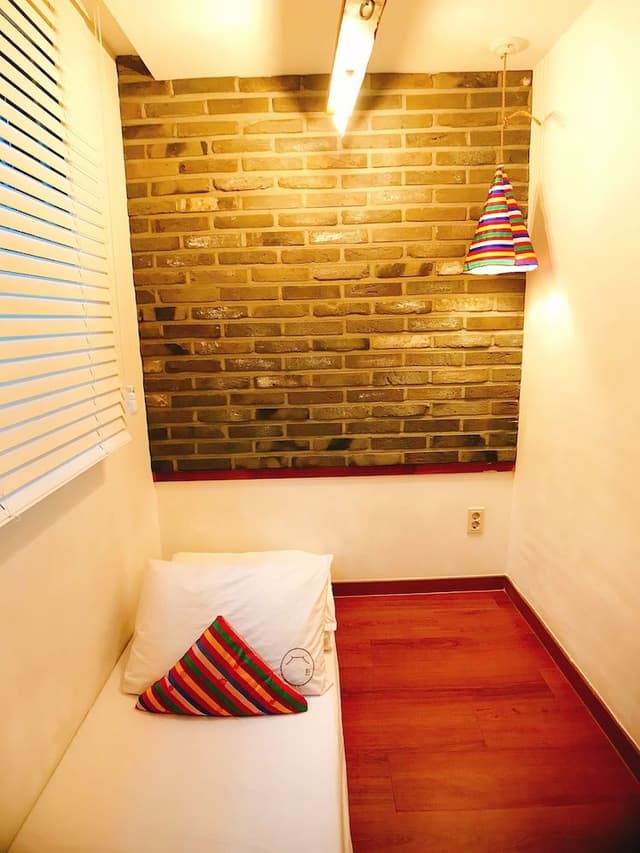 Single Room (#05)