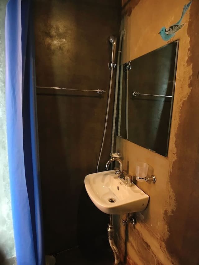 Twin Room (02, #02)