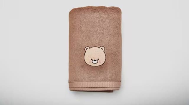 [VISIT KOREA GIVEAWAY PKG] Parlour Suite + K-souvenirs
