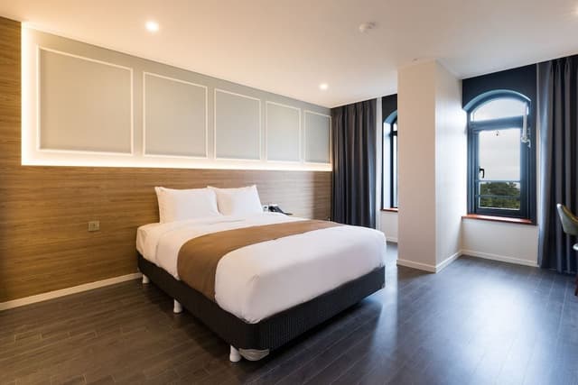 [VISIT KOREA GIVEAWAY PKG] Superior Double Room + K-souvenirs