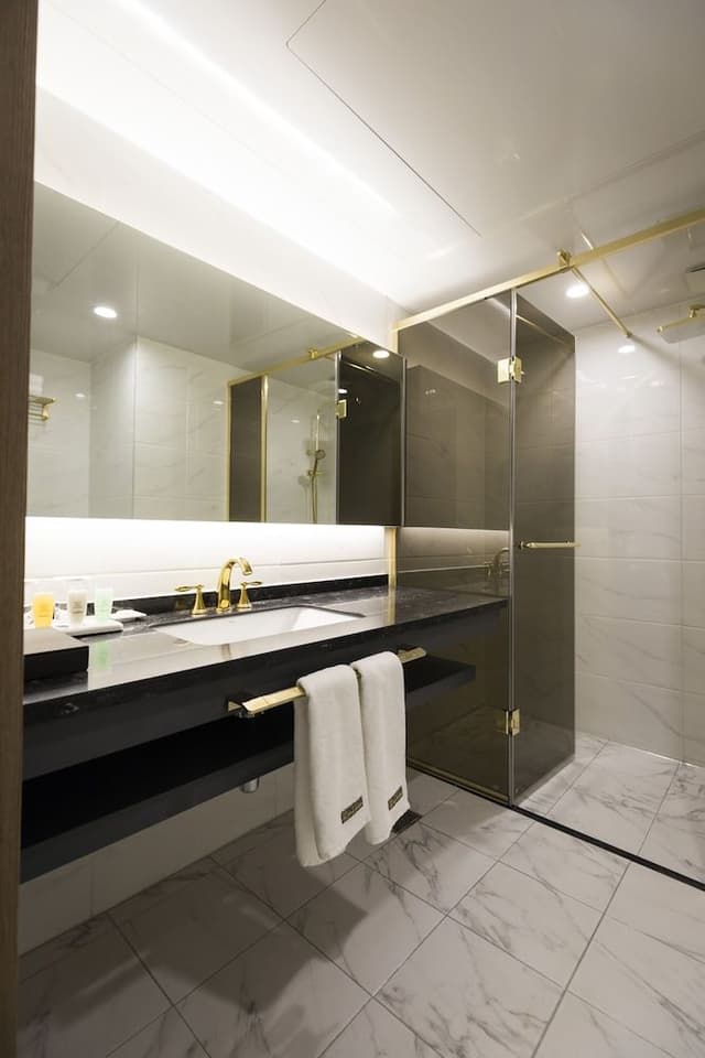 [VISIT KOREA GIVEAWAY PKG] Superior Double Room + K-souvenirs