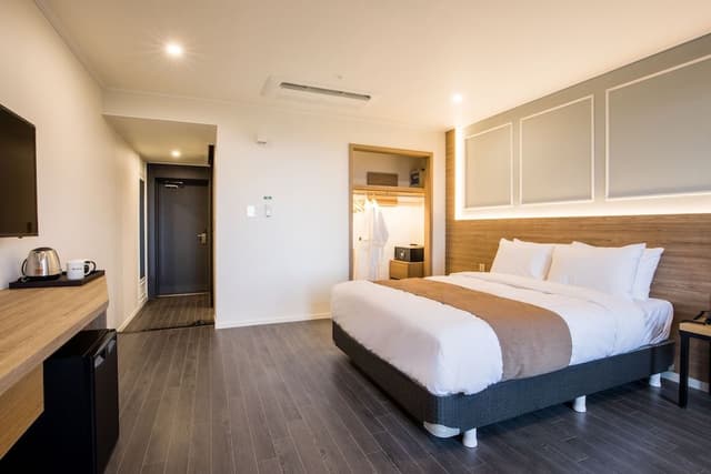 [VISIT KOREA GIVEAWAY PKG] Superior Double Room + K-souvenirs