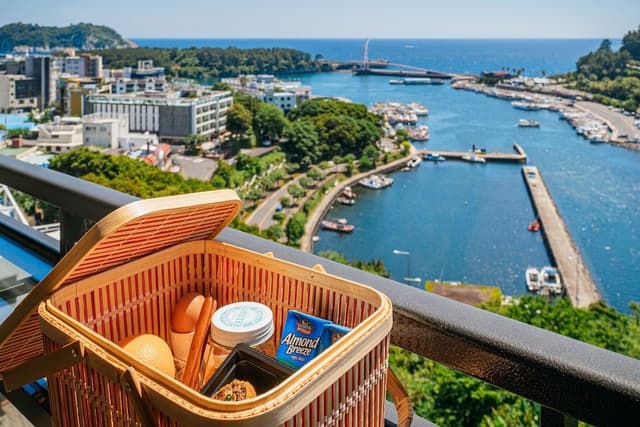 [Ocean View]Deluxe Double Room, Private Balcony, In-Room Minibar And Snack Bar (Free Daily)