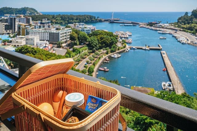 [Ocean View]Deluxe Double Room, Private Balcony, In-Room Minibar And Snack Bar (Free Daily)