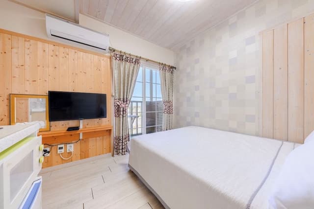 Double Room (Max 2 occupancy)