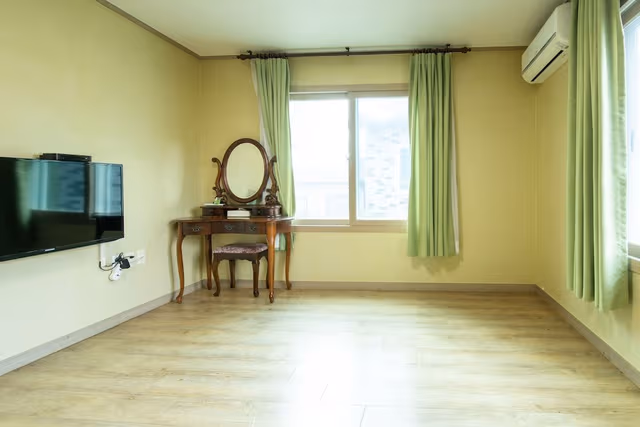 Family Duplex, 2 Bedrooms, Kitchen, Garden Area