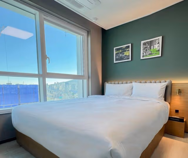 Deluxe Family Room