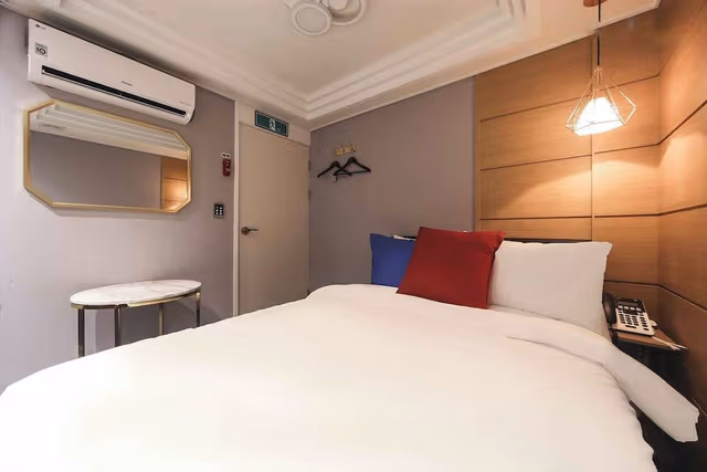 Economy Room