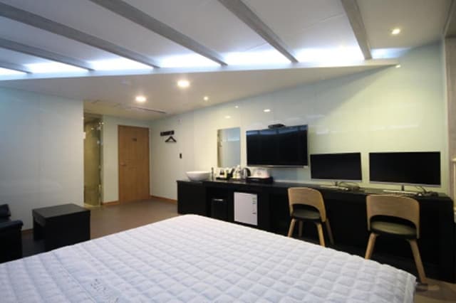 Superior Double Room (9 PM Check-in when Paying Onsite)
