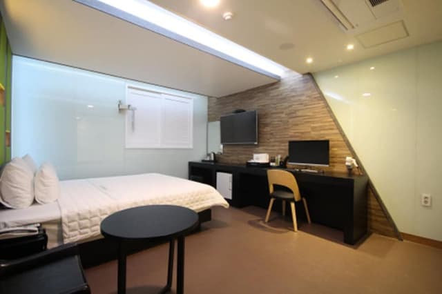 Standard Double Room (9 PM Check-in when Paying Onsite)