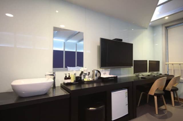 Superior Double Room (9 PM Check-in when Paying Onsite)
