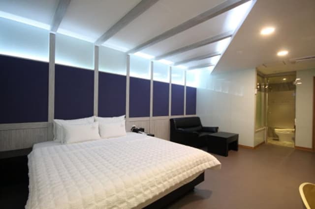 Superior Double Room (9 PM Check-in when Paying Onsite)