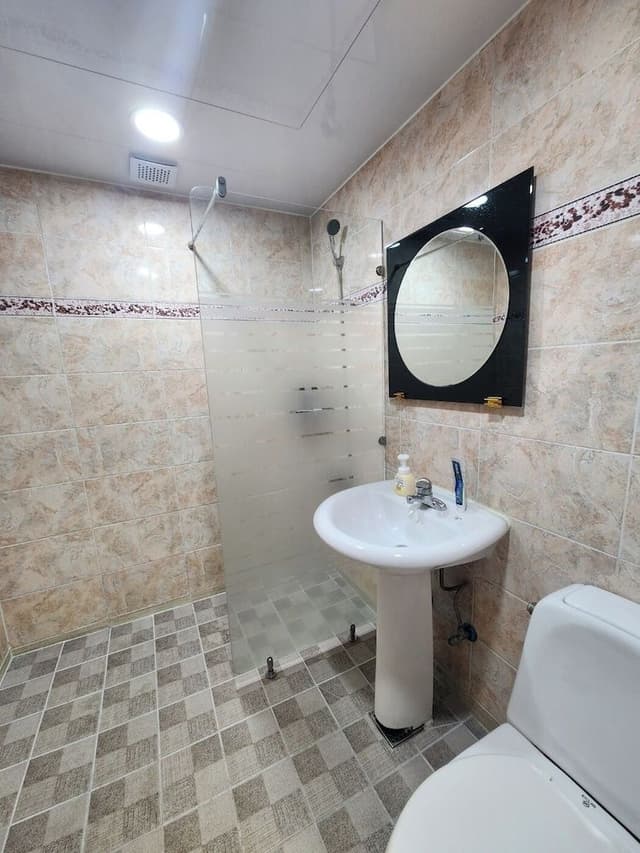 Deluxe Double Room, 1 Queen Bed, Non Smoking, Refrigerator & Microwave