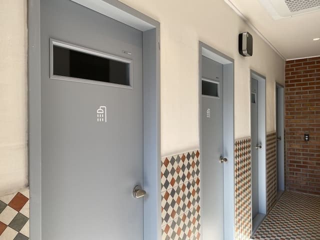 Shared Dormitory, Women only