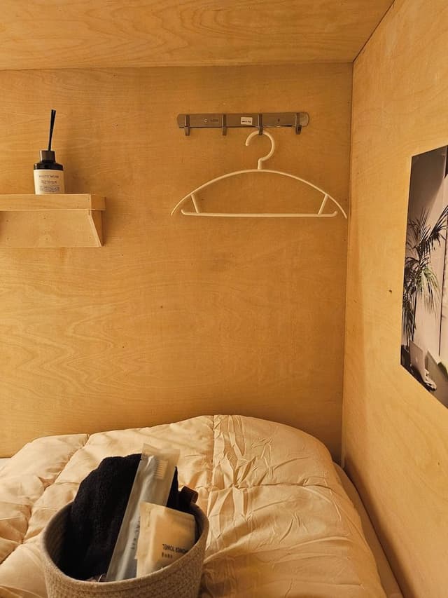 Male Dormitory - 1 Private Room in 4-Bed Capsule Room, Non-Smoking, Room 103