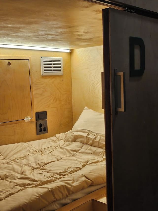 Male Dormitory - 1 Private Room in 4-Bed Capsule Room, Non-Smoking, Room 103