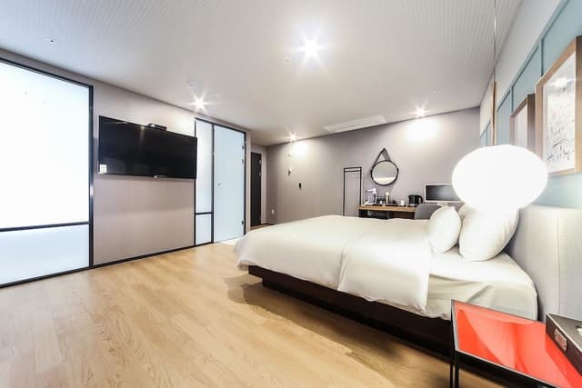[Special Offer] Premium Room - Early Check in 12PM + Late check out 2PM