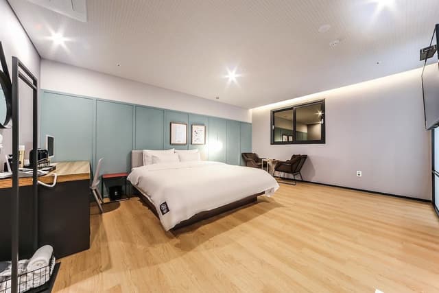 [Special Offer] Premium Room - Early Check in 12PM + Late check out 2PM