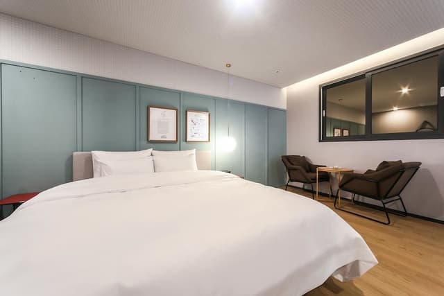 [Special Offer] Premium Room - Early Check in 12PM + Late check out 2PM
