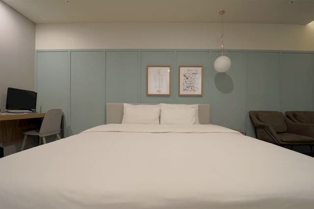 [Special Offer] Premium Room - Early Check in 12PM + Late check out 2PM