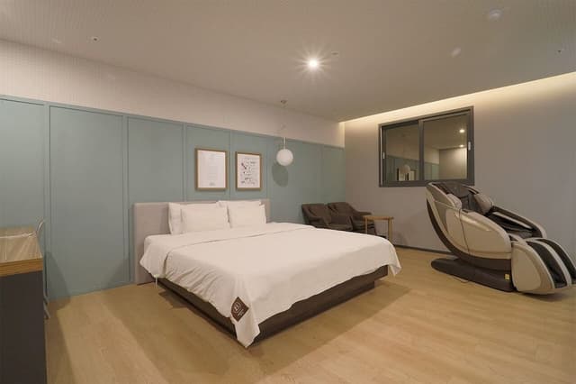 [Special Offer] Premium Room - Early Check in 12PM + Late check out 2PM