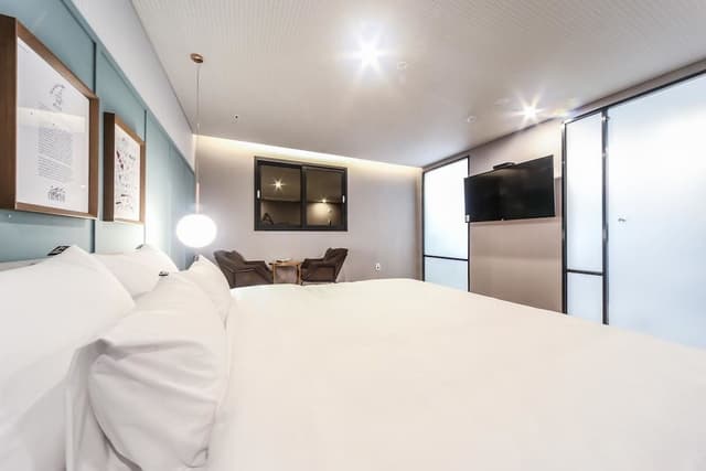 [Special Offer] Premium Room - Early Check in 12PM + Late check out 2PM