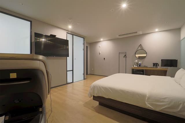 [Special Offer] Premium Room - Early Check in 12PM + Late check out 2PM