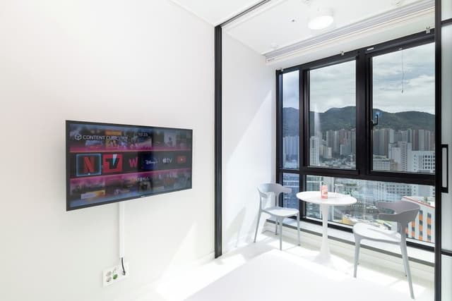 Double Room, High Floor