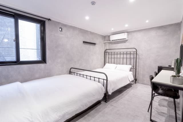 Room random assignment (4 Person Room)