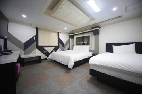 Deluxe Twin Room