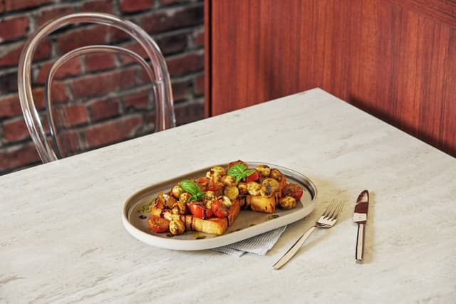 [Brunch PKG] Standard Double - Brunch SET for 2 + Late Check-out 12pm (Only check-in on Mon~Thu)