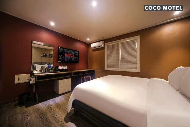 Standard Room with King Bed