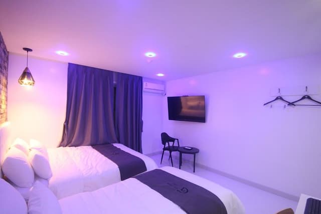 Standard Twin Room