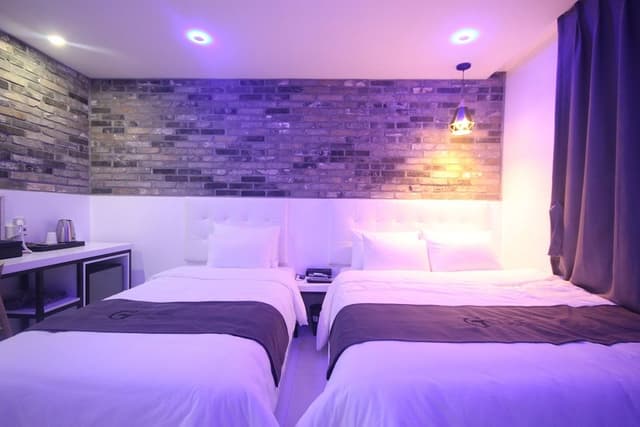 Standard Twin Room