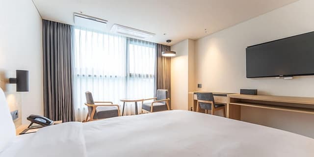 Double Room, 1 Queen Bed