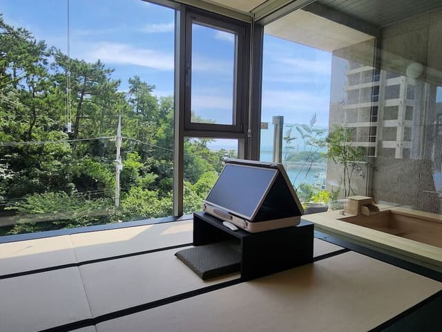 Hill Side-ocean Family + Outdoor Hinoki Tub