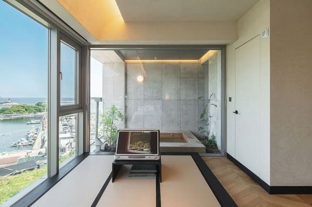 Deluxe Ocean + Outdoor Hinoki Tub