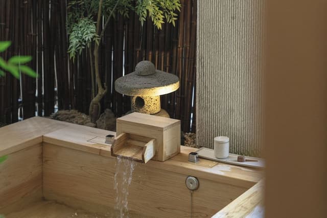 Garden Terrace Mountain + Outdoor Hinoki Tub