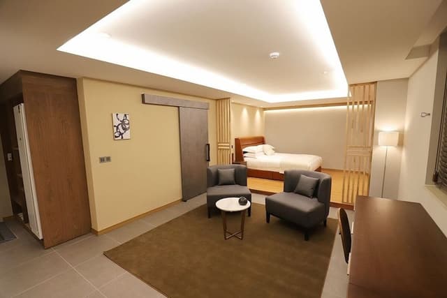 Maple Suite Room